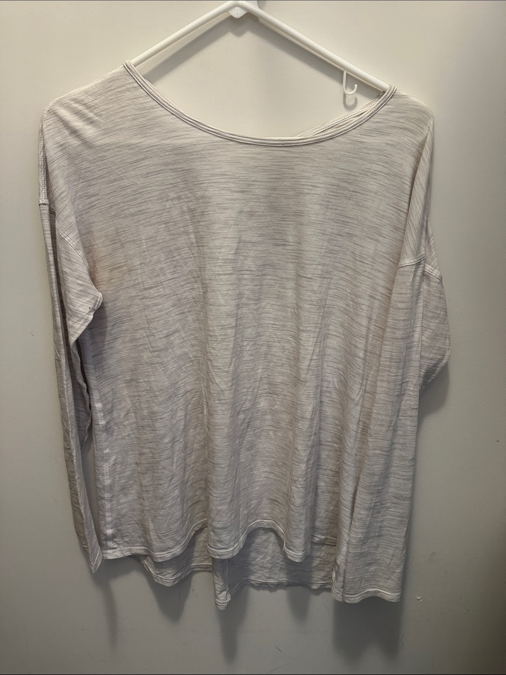 Lululemon grey top